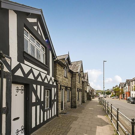 Вилла Bwthyn Llys Machynlleth Old Court House Экстерьер фото