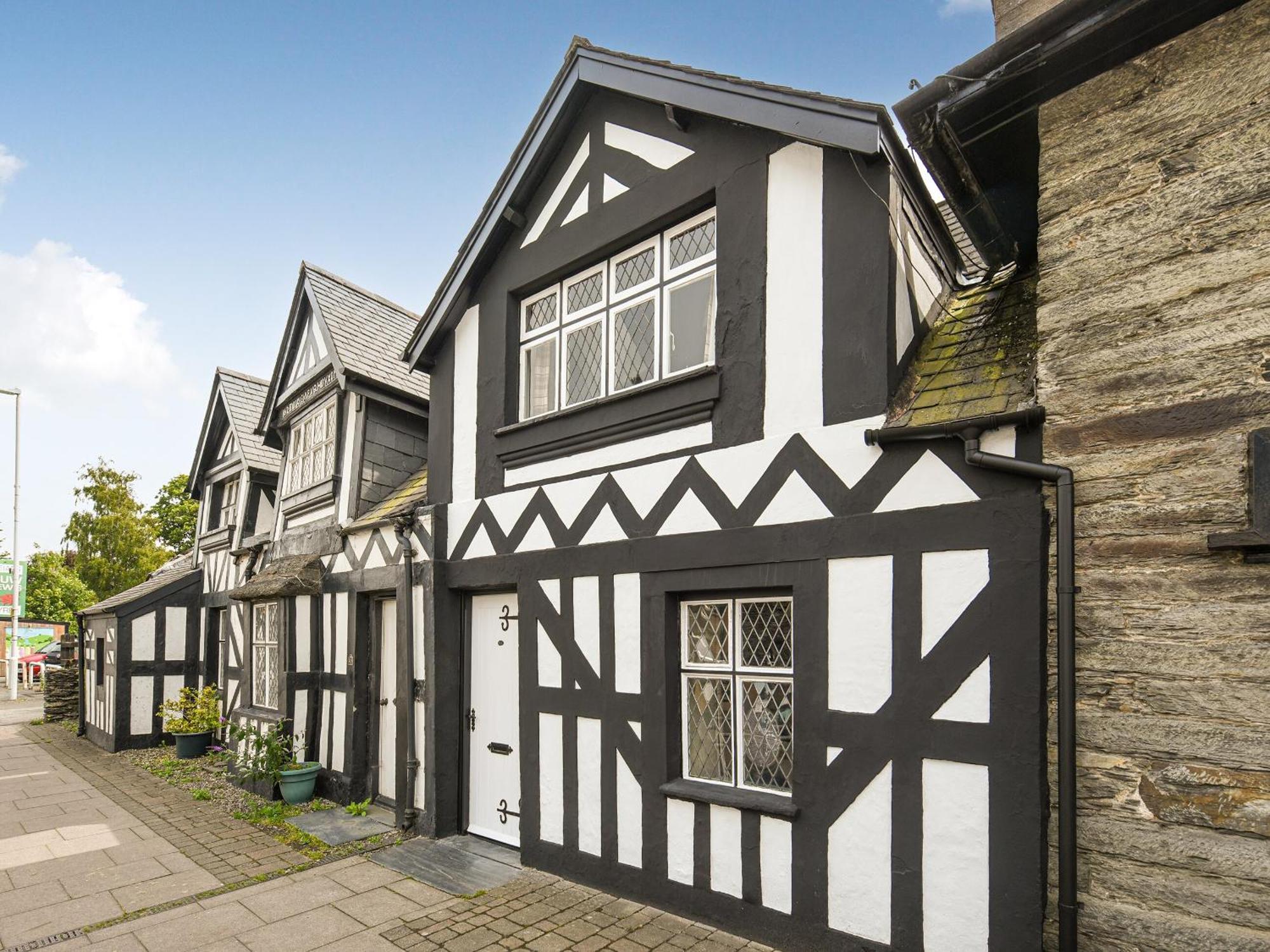 Вилла Bwthyn Llys Machynlleth Old Court House Экстерьер фото